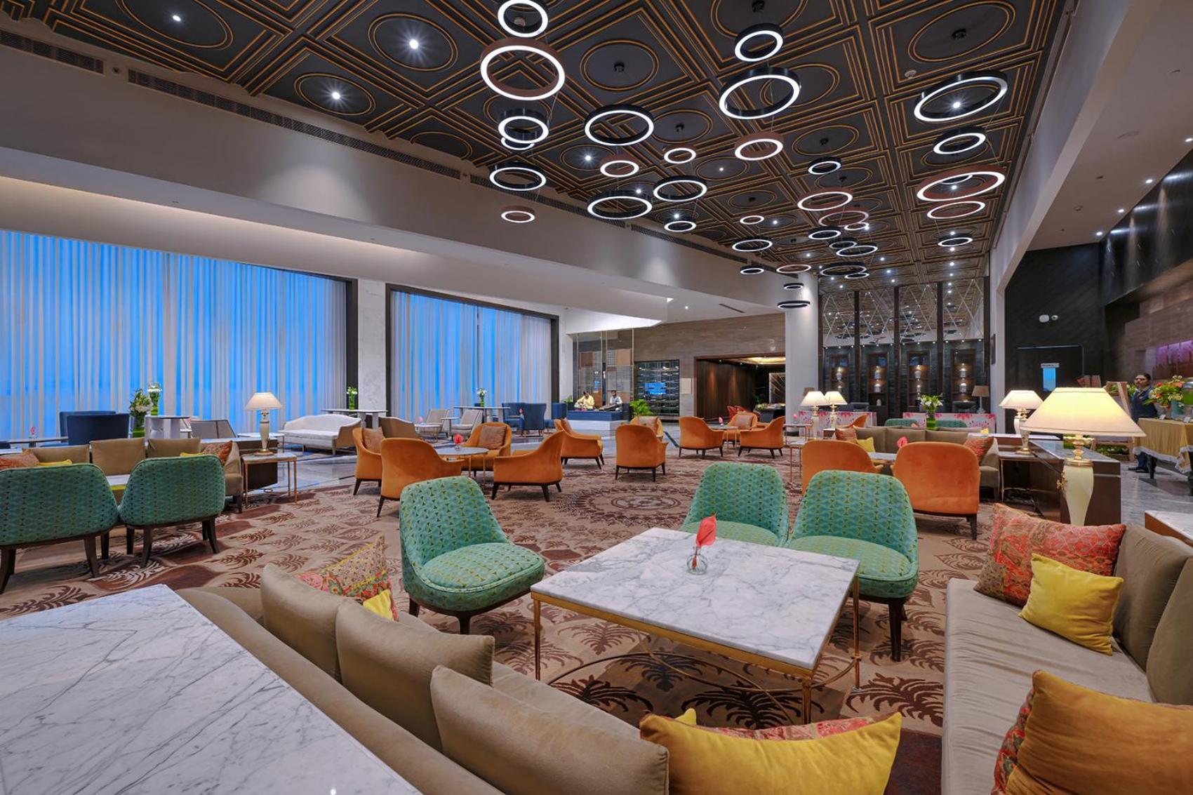 فندق مونسيون جراند آغْرا المظهر الخارجي الصورة The lobby of the hotel