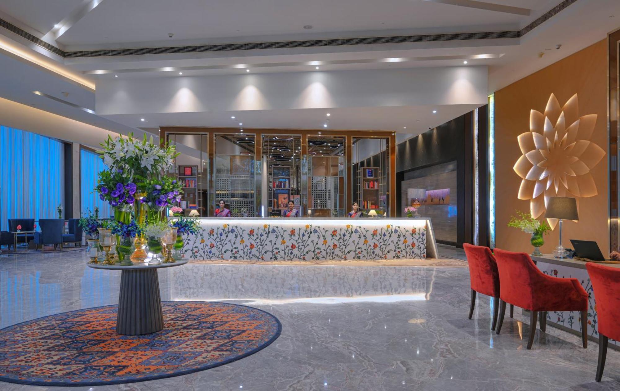 فندق مونسيون جراند آغْرا المظهر الخارجي الصورة The lobby of the hotel